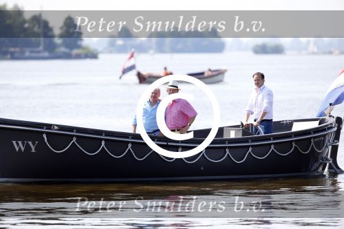 Loosdrecht 22 juli 2013
Ronnie Tober en Jan Jochems op boot varen op de vecht.
Peter Smulders bv