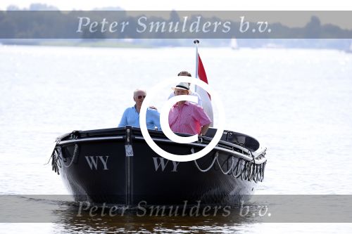 Loosdrecht 22 juli 2013
Ronnie Tober en Jan Jochems op boot varen op de vecht.
Peter Smulders bv