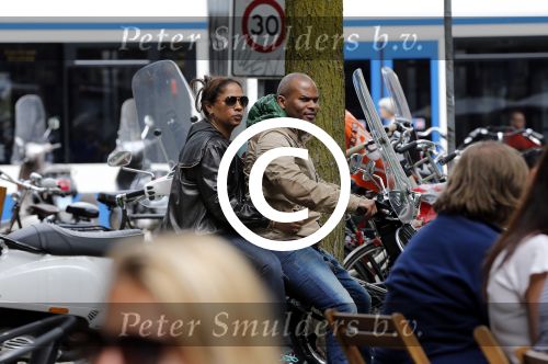 Amsterdam 2 juli 2013
Roue Verveer met zijn vrouw / partner op de scooter in Amsterdam zuid.
Peter Smulders bv