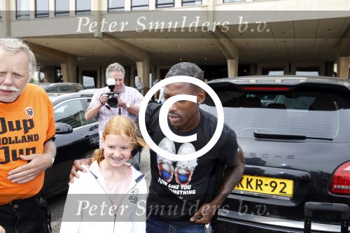 Noordwijk 12 augustus 2013
De spelers van het nederlands elftal verzamelen in het hotel Huis ter Duin voor de vriendschappelijke wedstrijd Portugal-Nederland. Ruben Schaken met zijn porsche cayenne
Peter Smulders bv