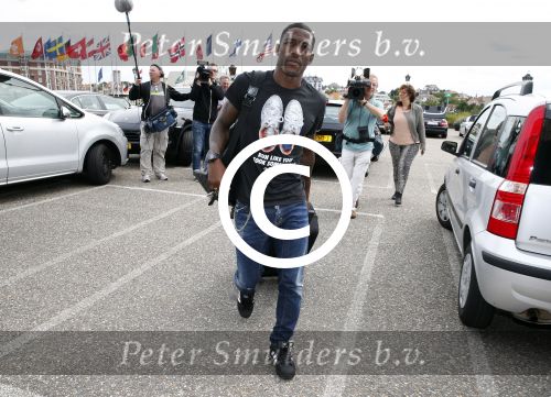 Noordwijk 12 augustus 2013
De spelers van het nederlands elftal verzamelen in het hotel Huis ter Duin voor de vriendschappelijke wedstrijd Portugal-Nederland. Ruben Schaken met zijn porsche cayenne
Peter Smulders bv