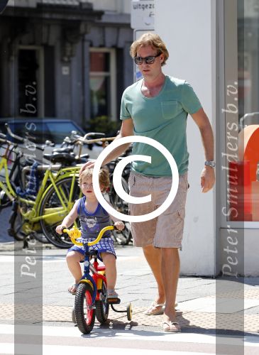 Amsterdam 22 juli 2013
Rutger Castricum met vrouw en kinderen op de pc hooftstraat.
Peter Smulders bv