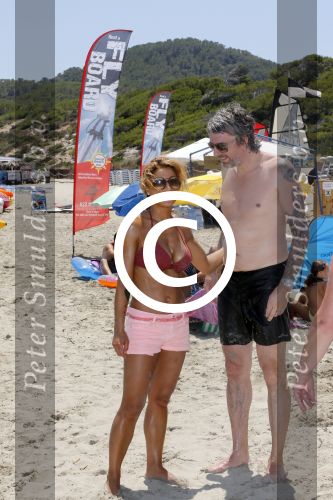 ibiza 15 juli 2013
Ruud en Aafke de wild met hun kinderen Toy Travis Johnny en Teddy op coco beach.
Peter Smulders bv