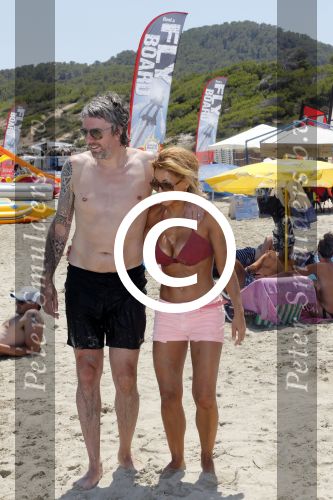 ibiza 15 juli 2013
Ruud en Aafke de wild met hun kinderen Toy Travis Johnny en Teddy op coco beach.
Peter Smulders bv
