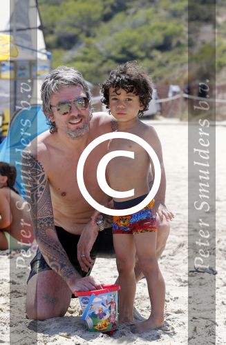 ibiza 15 juli 2013
Ruud en Aafke de wild met hun kinderen Toy Travis Johnny en Teddy op coco beach.
Peter Smulders bv