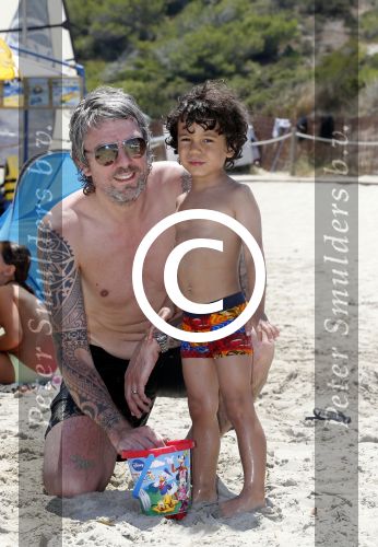ibiza 15 juli 2013
Ruud en Aafke de wild met hun kinderen Toy Travis Johnny en Teddy op coco beach.
Peter Smulders bv