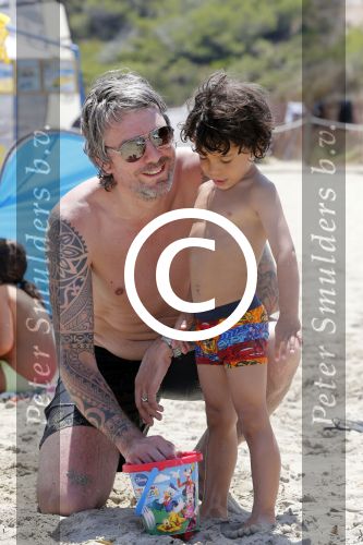 ibiza 15 juli 2013
Ruud en Aafke de wild met hun kinderen Toy Travis Johnny en Teddy op coco beach.
Peter Smulders bv