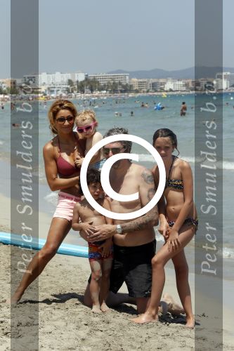 ibiza 15 juli 2013
Ruud en Aafke de wild met hun kinderen Toy Travis Johnny en Teddy op coco beach.
Peter Smulders bv
