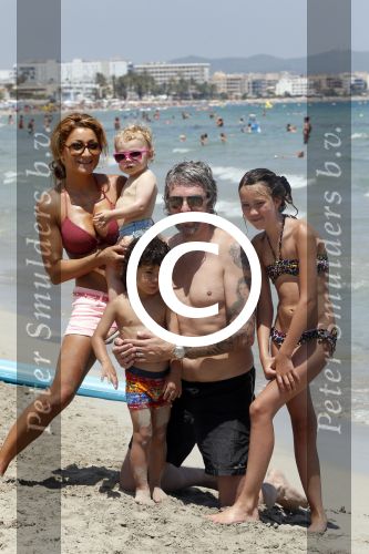ibiza 15 juli 2013
Ruud en Aafke de wild met hun kinderen Toy Travis Johnny en Teddy op coco beach.
Peter Smulders bv