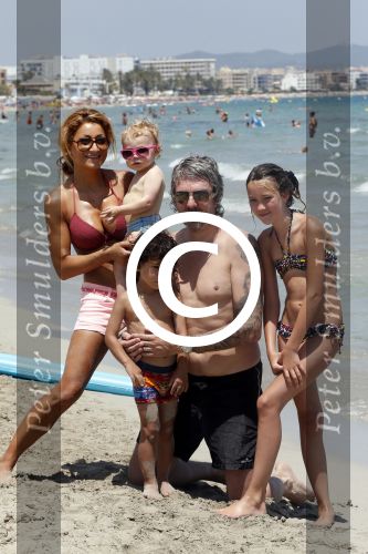 ibiza 15 juli 2013
Ruud en Aafke de wild met hun kinderen Toy Travis Johnny en Teddy op coco beach.
Peter Smulders bv