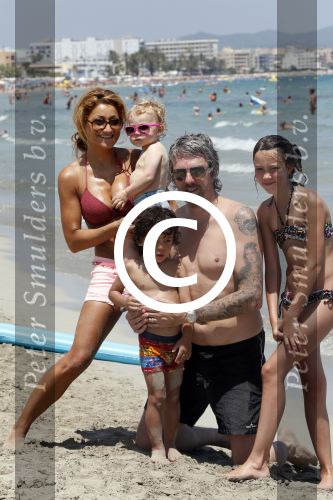 ibiza 15 juli 2013
Ruud en Aafke de wild met hun kinderen Toy Travis Johnny en Teddy op coco beach.
Peter Smulders bv