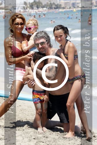 ibiza 15 juli 2013
Ruud en Aafke de wild met hun kinderen Toy Travis Johnny en Teddy op coco beach.
Peter Smulders bv