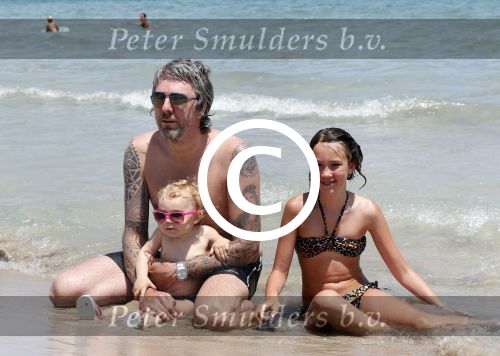 ibiza 15 juli 2013
Ruud en Aafke de wild met hun kinderen Toy Travis Johnny en Teddy op coco beach.
Peter Smulders bv
