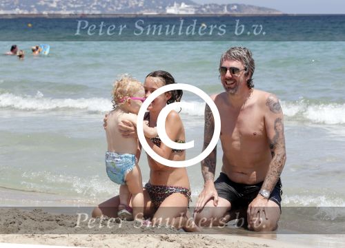 ibiza 15 juli 2013
Ruud en Aafke de wild met hun kinderen Toy Travis Johnny en Teddy op coco beach.
Peter Smulders bv