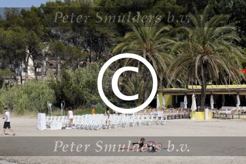 ibiza 12 juli 2013
Jan Reus en Sonja Bakker trouwen bij strandtent Sa Flama op ibiza alle 5 hun kinderen inclusief Bram zijn natuurlijk aanwezig.
Peter Smulders bv