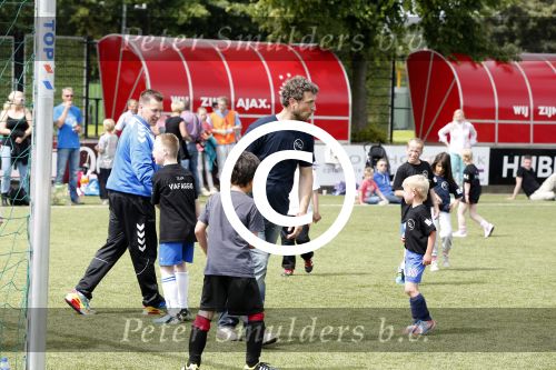 Amsterdam 29 juni 2013
Voetbaltournooi op de toekomst (ajax) voor de stichting de upside van down
met diverse bn ers en oud voetballers.. Syndroom van down. Sebastiaan Labrie
Peter Smulders bv