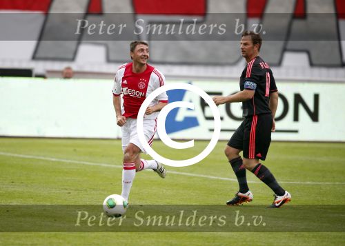 Amsterdam 3 juli 2013
Sjaak Swart 75 jaar . Hij viert dat met een wedstrijd met oud ajax spelers in het Olympisch stadion. Shota Arveladze
Peter Smulders bv