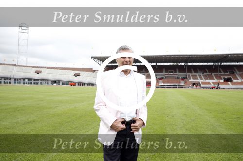 Amsterdam 1 juli 2013
Sjaak Swart in het Olympisch stadion . Sjaak is 75 jaar geworden.
Peter Smulders bv