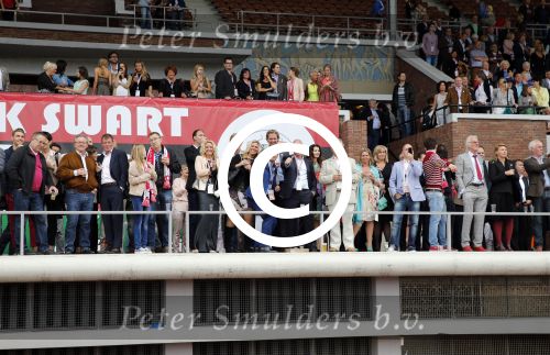 Amsterdam 3 juli 2013
Sjaak Swart 75 jaar . Hij viert dat met een wedstrijd met oud ajax spelers in het Olympisch stadion.
Peter Smulders bv