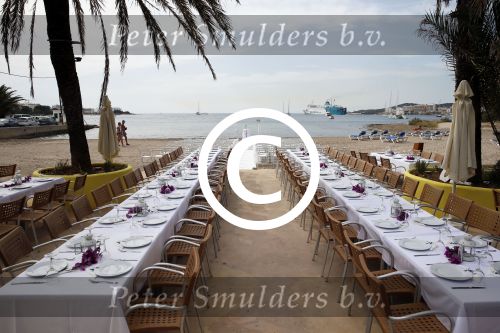 ibiza 12 juli 2013
Jan Reus en Sonja Bakker trouwen bij strandtent Sa Flama op ibiza alle 5 hun kinderen inclusief Bram zijn natuurlijk aanwezig.
Peter Smulders bv