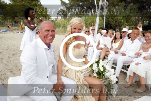 ibiza 12 juli 2013
Jan Reus en Sonja Bakker trouwen bij strandtent Sa Flama op ibiza alle 5 hun kinderen inclusief Bram zijn natuurlijk aanwezig.
Peter Smulders bv