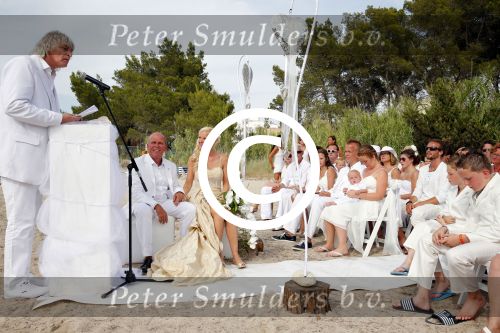 ibiza 12 juli 2013
Jan Reus en Sonja Bakker trouwen bij strandtent Sa Flama op ibiza alle 5 hun kinderen inclusief Bram zijn natuurlijk aanwezig.
Peter Smulders bv