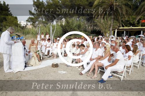 ibiza 12 juli 2013
Jan Reus en Sonja Bakker trouwen bij strandtent Sa Flama op ibiza alle 5 hun kinderen inclusief Bram zijn natuurlijk aanwezig.
Peter Smulders bv