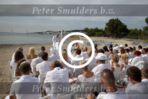 ibiza 12 juli 2013
Jan Reus en Sonja Bakker trouwen bij strandtent Sa Flama op ibiza alle 5 hun kinderen inclusief Bram zijn natuurlijk aanwezig.
Peter Smulders bv