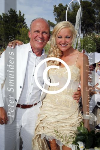 ibiza 12 juli 2013
Jan Reus en Sonja Bakker trouwen bij strandtent Sa Flama op ibiza alle 5 hun kinderen inclusief Bram zijn natuurlijk aanwezig.
Peter Smulders bv