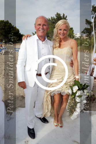 ibiza 12 juli 2013
Jan Reus en Sonja Bakker trouwen bij strandtent Sa Flama op ibiza alle 5 hun kinderen inclusief Bram zijn natuurlijk aanwezig.
Peter Smulders bvibiza 12 juli 2013
Jan Reus en Sonja Bakker trouwen bij strandtent Sa Flama op ibiza alle 5 hun kinderen inibiza 12 juli 2013
Jan Reus en Sonja Bakker trouwen bij strandtent Sa Flama op ibiza alle 5 hun kinderen inclusief Bram zijn natuurlijk aanwezig.
Peter Smulders bvclusief Bram zijn natuurlijk aanwezig.
Peter Smulders bv