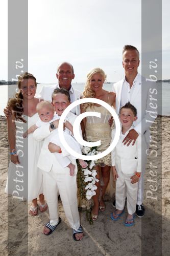 ibiza 12 juli 2013
Jan Reus en Sonja Bakker trouwen bij strandtent Sa Flama op ibiza alle 5 hun kinderen inclusief Bram zijn natuurlijk aanwezig.
Peter Smulders bv