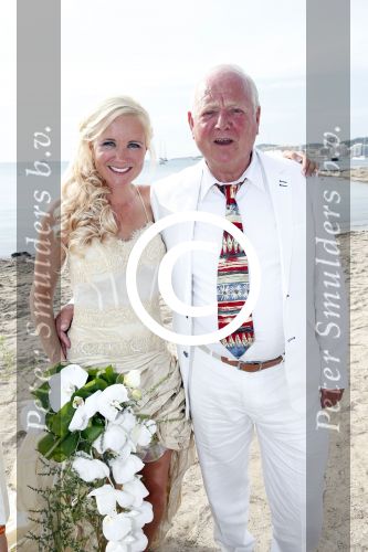 ibiza 12 juli 2013
Jan Reus en Sonja Bakker trouwen bij strandtent Sa Flama op ibiza alle 5 hun kinderen inclusief Bram zijn natuurlijk aanwezig.
Peter Smulders bv