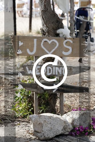 ibiza 12 juli 2013
Jan Reus en Sonja Bakker trouwen bij strandtent Sa Flama op ibiza alle 5 hun kinderen inclusief Bram zijn natuurlijk aanwezig.
Peter Smulders bv