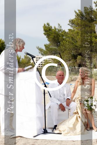 ibiza 12 juli 2013
Jan Reus en Sonja Bakker trouwen bij strandtent Sa Flama op ibiza alle 5 hun kinderen inclusief Bram zijn natuurlijk aanwezig.
Peter Smulders bv