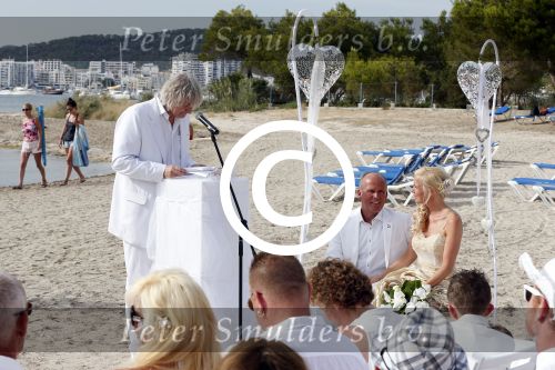 ibiza 12 juli 2013
Jan Reus en Sonja Bakker trouwen bij strandtent Sa Flama op ibiza alle 5 hun kinderen inclusief Bram zijn natuurlijk aanwezig.
Peter Smulders bv