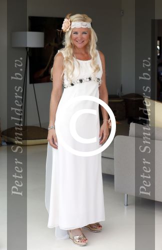 ibiza 14 juli 2013
Jan Reus en Sonja bakker gefotografeerd in hun villa met hun kinderen en opa.
Peter Smulders bv