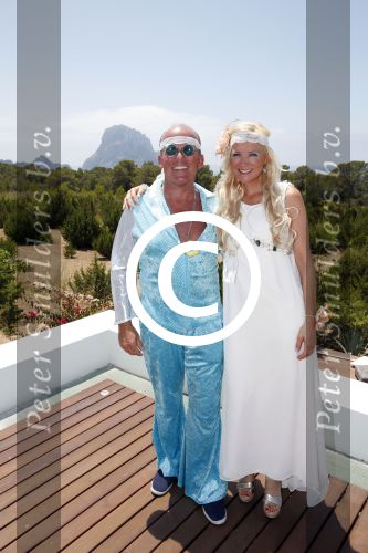 ibiza 14 juli 2013
Jan Reus en Sonja bakker gefotografeerd in hun villa met hun kinderen en opa.
Peter Smulders bvibiza 14 juli 2013
Jan Reus en Sonja bakker gefotografeerd in hun villa met hun kinderen en opa.
Peter Smulders bvibiza 14 juli 2013
Jan Reus en Sonja bakker gefotografeerd in hun villa met hun kinderen en opa.
Peter Smulders bv