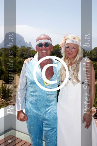 ibiza 14 juli 2013
Jan Reus en Sonja bakker gefotografeerd in hun villa met hun kinderen en opa.
Peter Smulders bvibiza 14 juli 2013
Jan Reus en Sonja bakker gefotografeerd in hun villa met hun kinderen en opa.
Peter Smulders bvibiza 14 juli 2013
Jan Reus en Sonja bakker gefotografeerd in hun villa met hun kinderen en opa.
Peter Smulders bv
