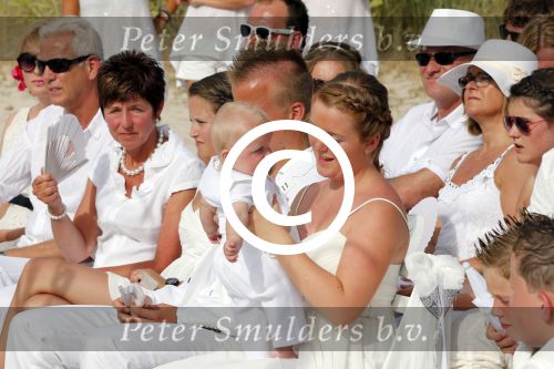 ibiza 12 juli 2013
Jan Reus en Sonja Bakker trouwen bij strandtent Sa Flama op ibiza alle 5 hun kinderen inclusief Bram zijn natuurlijk aanwezig.
Peter Smulders bv