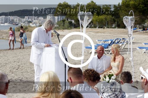 ibiza 12 juli 2013
Jan Reus en Sonja Bakker trouwen bij strandtent Sa Flama op ibiza alle 5 hun kinderen inclusief Bram zijn natuurlijk aanwezig.
Peter Smulders bv
