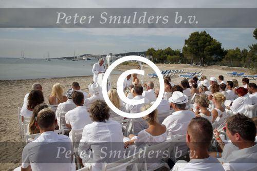 ibiza 12 juli 2013
Jan Reus en Sonja Bakker trouwen bij strandtent Sa Flama op ibiza alle 5 hun kinderen inclusief Bram zijn natuurlijk aanwezig.
Peter Smulders bv