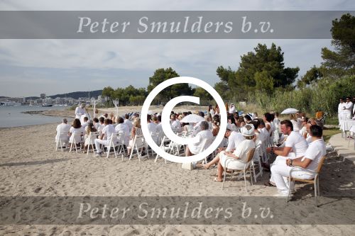 ibiza 12 juli 2013
Jan Reus en Sonja Bakker trouwen bij strandtent Sa Flama op ibiza alle 5 hun kinderen inclusief Bram zijn natuurlijk aanwezig.
Peter Smulders bv