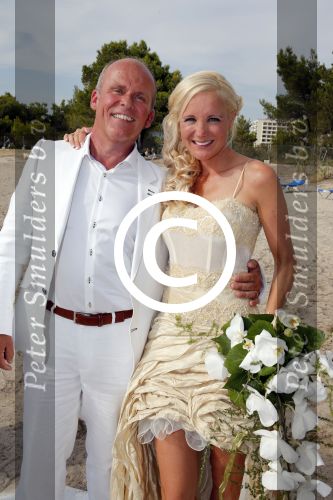 ibiza 12 juli 2013
Jan Reus en Sonja Bakker trouwen bij strandtent Sa Flama op ibiza alle 5 hun kinderen inclusief Bram zijn natuurlijk aanwezig.
Peter Smulders bv