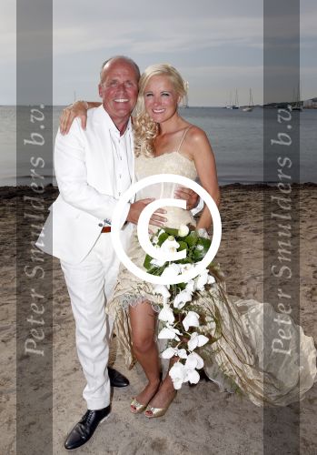 ibiza 12 juli 2013
Jan Reus en Sonja Bakker trouwen bij strandtent Sa Flama op ibiza alle 5 hun kinderen inclusief Bram zijn natuurlijk aanwezig.
Peter Smulders bvibiza 12 juli 2013
Jan Reus en Sonja Bakker trouwen bij strandtent Sa Flama op ibiza alle 5 hun kinderen inibiza 12 juli 2013
Jan Reus en Sonja Bakker trouwen bij strandtent Sa Flama op ibiza alle 5 hun kinderen inclusief Bram zijn natuurlijk aanwezig.
Peter Smulders bvclusief Bram zijn natuurlijk aanwezig.
Peter Smulders bv