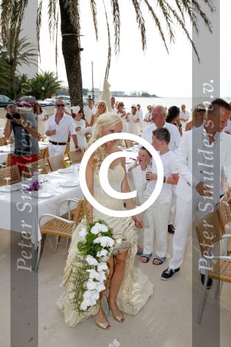 ibiza 12 juli 2013
Jan Reus en Sonja Bakker trouwen bij strandtent Sa Flama op ibiza alle 5 hun kinderen inclusief Bram zijn natuurlijk aanwezig.
Peter Smulders bv