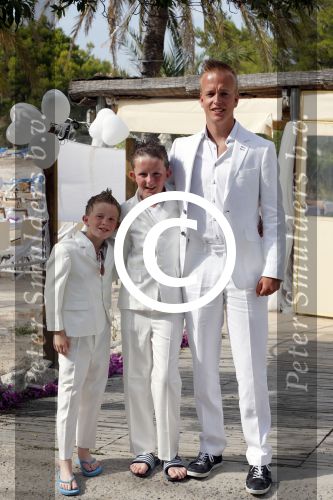 ibiza 12 juli 2013
Jan Reus en Sonja Bakker trouwen bij strandtent Sa Flama op ibiza alle 5 hun kinderen inclusief Bram zijn natuurlijk aanwezig.
Peter Smulders bv