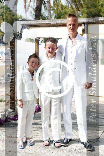 ibiza 12 juli 2013
Jan Reus en Sonja Bakker trouwen bij strandtent Sa Flama op ibiza alle 5 hun kinderen inclusief Bram zijn natuurlijk aanwezig.
Peter Smulders bv