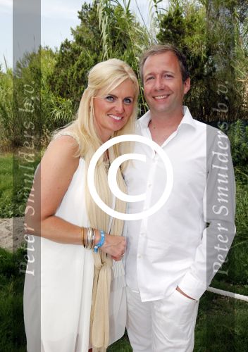 ibiza 12 juli 2013
Jan Reus en Sonja Bakker trouwen bij strandtent Sa Flama op ibiza alle 5 hun kinderen inclusief Bram zijn natuurlijk aanwezig.
Peter Smulders bv