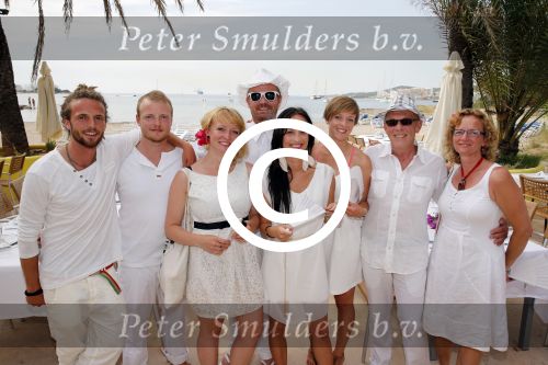 ibiza 12 juli 2013
Jan Reus en Sonja Bakker trouwen bij strandtent Sa Flama op ibiza alle 5 hun kinderen inclusief Bram zijn natuurlijk aanwezig.
Peter Smulders bv