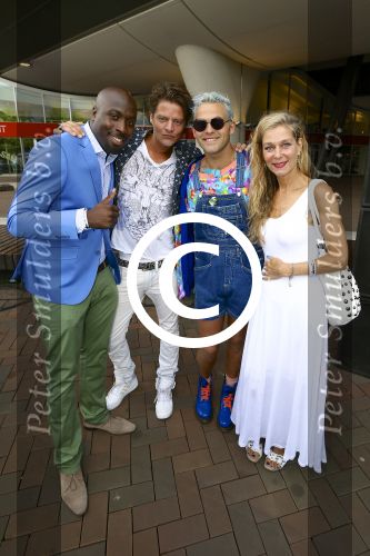 AMSTERDAM - Bij PathÃ© ArenA is de filmpremiÃ¨re De Smurfen II. Met op de foto (VLNR) Fernando Halman, Tygo Gernandt, Paul Turner en Hilde de Mildt.